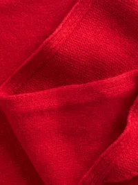 CashSoft Triangle Scarf - Modern red — view 3