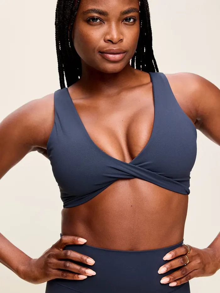 Light Support StudioSmooth Twist-Front Sports Bra - Dusk Navy