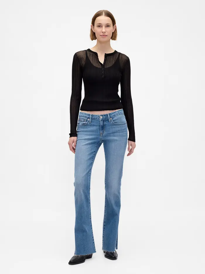 Low Rise Long & Lean Split-Hem Jeans - Medium wash blue
