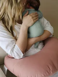 Snuggle Me Feeding Support - Pink — view 3